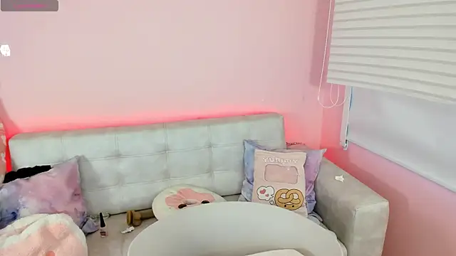 tinysara online show from June 2026 04:29:02 PM