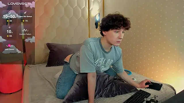  YummyTony  online show from February 2026 04:10:02 AM