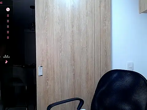 Danna Ross  online show from March 2026 08:15:02 PM