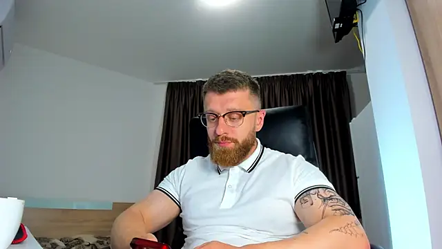 Snapshot of Findom_guy chatting on June 2026 11:12:02 AM Findom guy online show from June 2026 11:12:02 AM