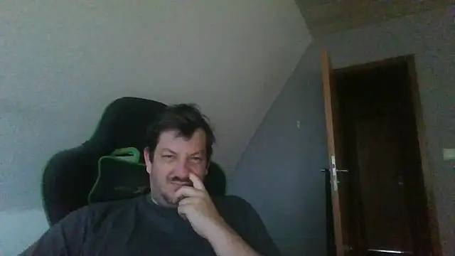 Snapshot of Golffahrer1982 chatting on May 2026 07:26:02 AM Golffahrer1982 online show from May 2026 07:26:02 AM