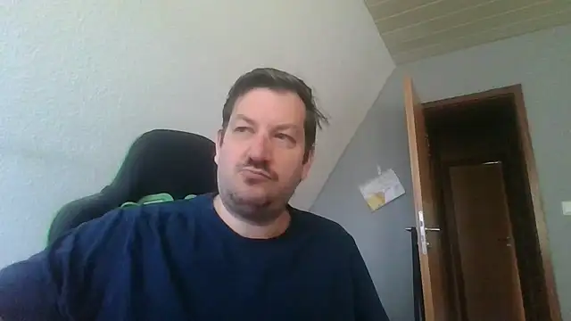 Snapshot of Golffahrer1982 chatting on June 2026 09:15:01 AM Golffahrer1982 online show from June 2026 09:15:01 AM