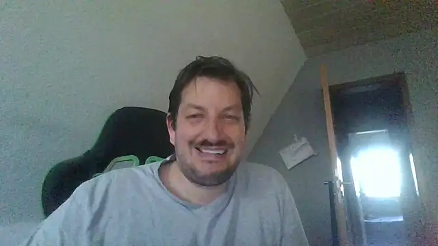 Snapshot of Golffahrer1982 chatting on June 2026 07:18:02 PM Golffahrer1982 online show from June 2026 07:18:02 PM
