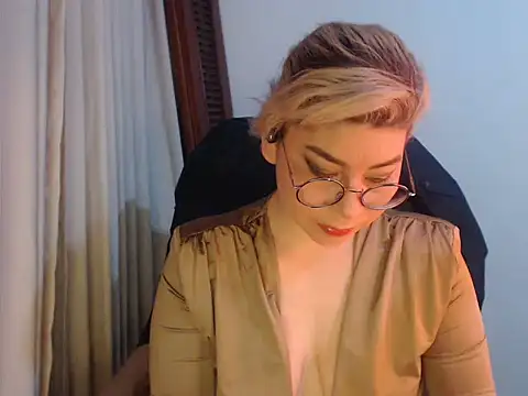 Snapshot of diane_fergusson chatting on March 2026 07:13:02 AM diane fergusson online show from March 2026 07:13:02 AM