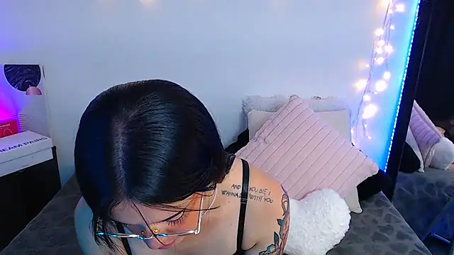 Isa Maiden1 online show from April 2026 05:21:02 PM