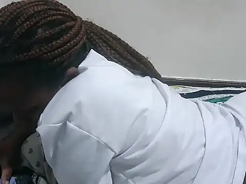 prettybeee online show from March 2026 02:16:01 AM