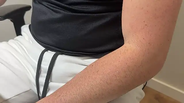 rickyi2023 online show from April 2026 04:19:01 PM