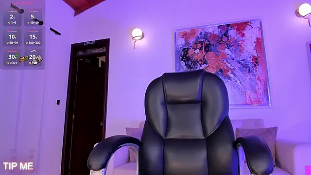 Snapshot of SophieBarnett chatting on June 2026 11:24:02 PM SophieBarnett online show from June 2026 11:24:02 PM