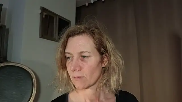 Lola Belgium online show from April 2026 05:43:02 PM