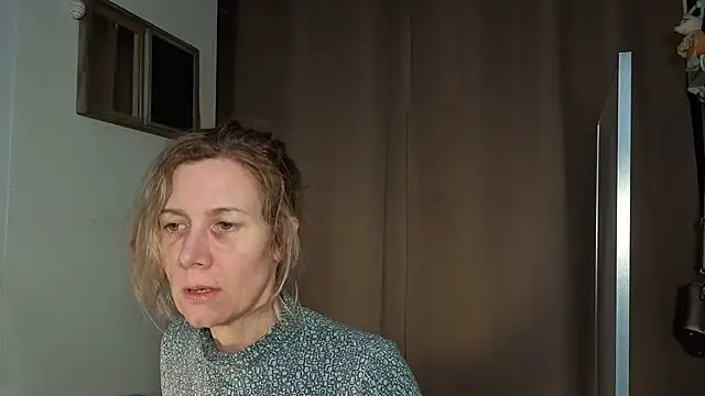 Lola Belgium online show from April 2026 03:31:02 PM