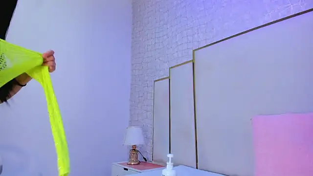 paola rodriguez online show from April 2026 09:58:01 AM