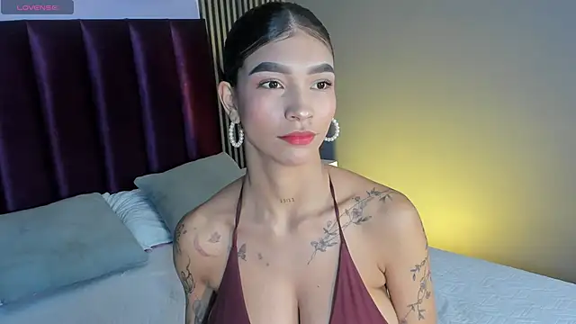 LauraAristizabal online show from July 2026 12:07:01 PM