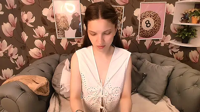 Snapshot of MelaniGrand chatting on July 2026 08:32:01 AM MelaniGrand online show from July 2026 08:32:01 AM