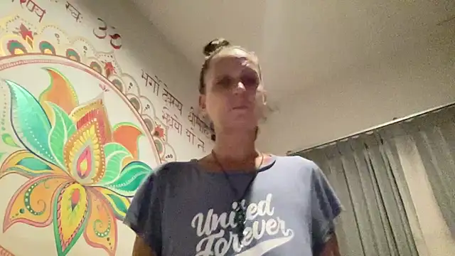 Sexy-Mel online show from February 2026 04:00:01 PM