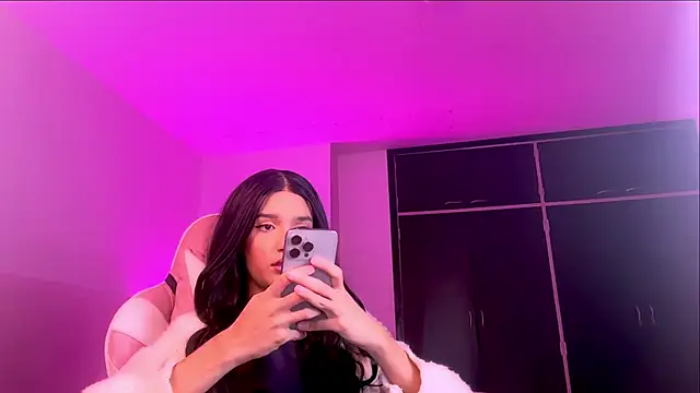 Ainhoads online show from October 2025 02:59:01 AM