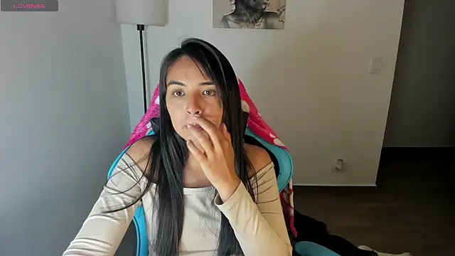 Miss Nicole online show from May 2026 01:02:02 AM