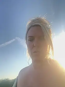 Snapshot of Bustyblondebabe32 chatting on July 2026 07:07:02 PM Bustyblondebabe32 online show from July 2026 07:07:02 PM
