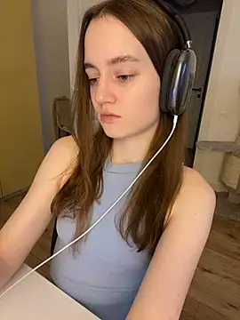 Snapshot of malyshhka chatting on December 2024 07:58:01 AM malyshhka online show from December 2024 07:58:01 AM