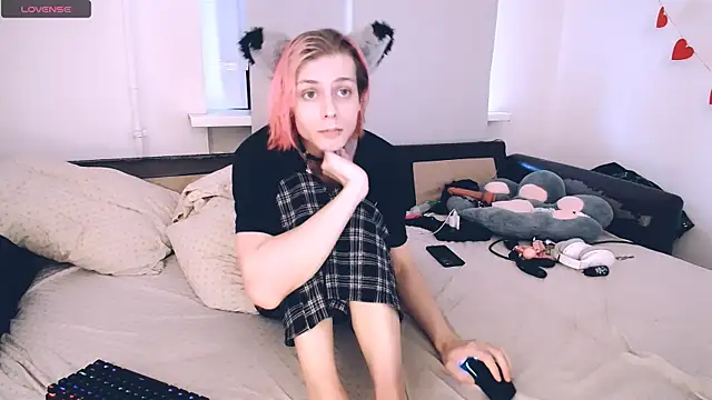 Littlepinkcat online show from April 2026 01:58:02 AM