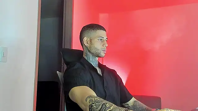  jamesleandros1 online show from April 2026 01:42:02 AM