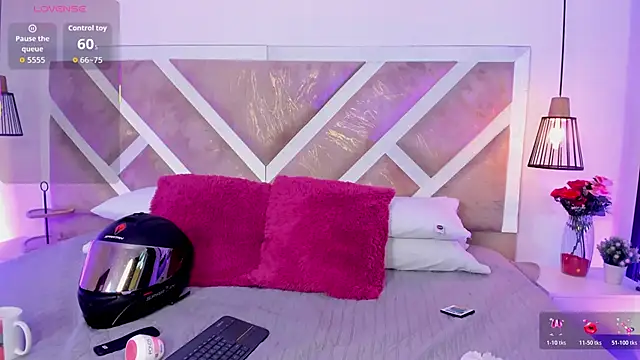 ZiaCalifa online show from April 2026 11:48:01 AM