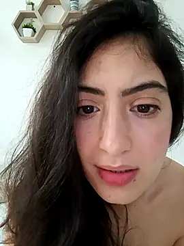 MIYESSI online show from February 2026 03:43:01 PM