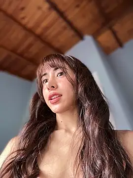 lauravasquez online show from April 2026 04:55:02 PM