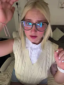 Megan lu2 online show from April 2026 05:23:01 AM