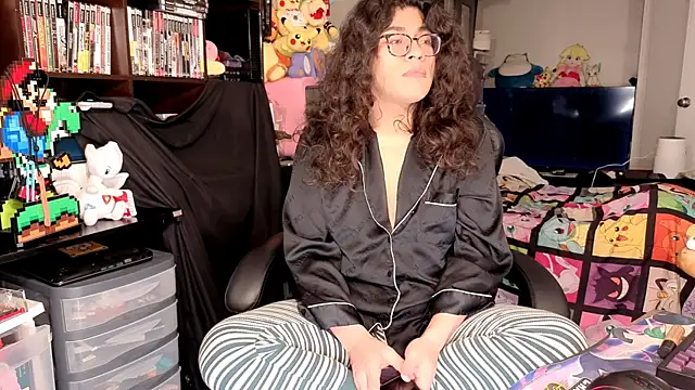 ShinyCherub online show from April 2026 02:42:02 AM