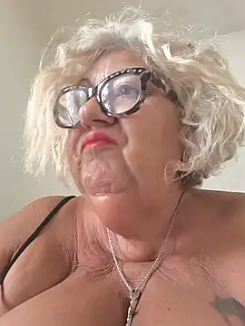 Snapshot of Merilulla chatting on June 2026 11:45:01 AM Merilulla online show from June 2026 11:45:01 AM
