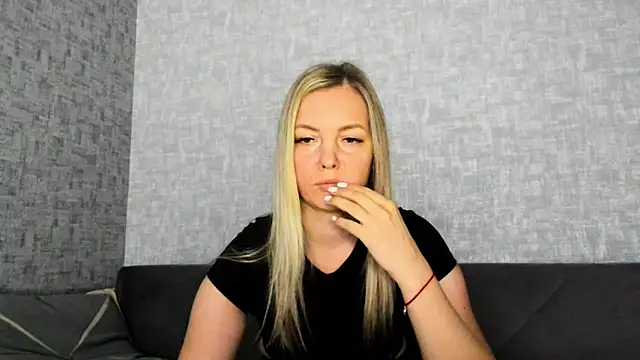 iam Venus online show from April 2026 09:43:01 AM