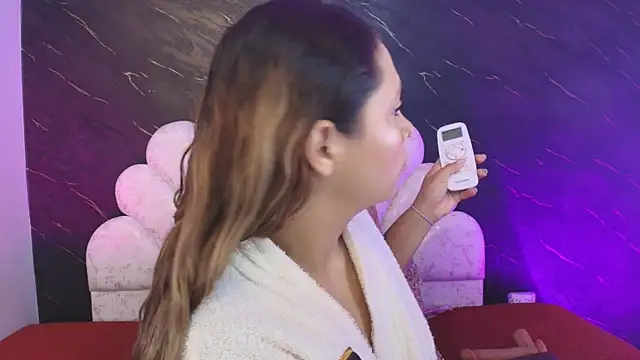  MiaBrown  online show from April 2026 12:07:01 PM