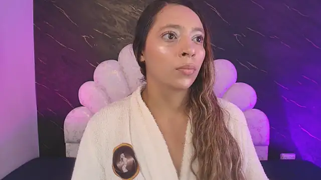 Snapshot of _MiaBrown_ chatting on May 2026 12:10:01 PM MiaBrown online show from May 2026 12:10:01 PM