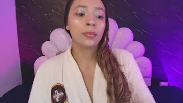 Snapshot of _MiaBrown_ chatting on May 2026 12:10:01 PM MiaBrown online show from May 2026 12:10:01 PM