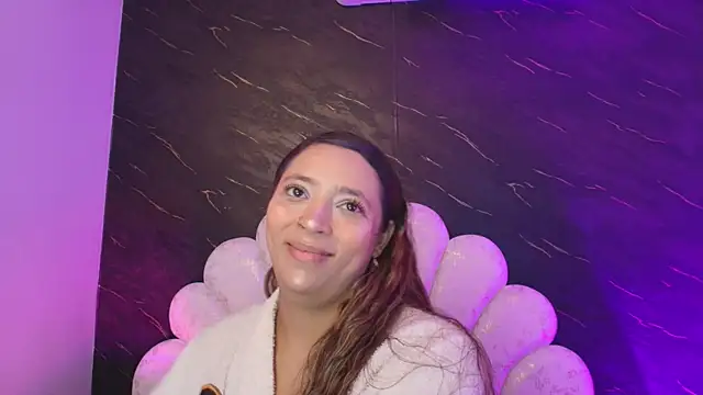 Snapshot of _MiaBrown_ chatting on May 2026 12:12:02 PM MiaBrown online show from May 2026 12:12:02 PM