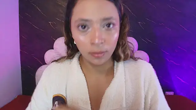 Snapshot of _MiaBrown_ chatting on May 2026 12:11:02 PM MiaBrown online show from May 2026 12:11:02 PM