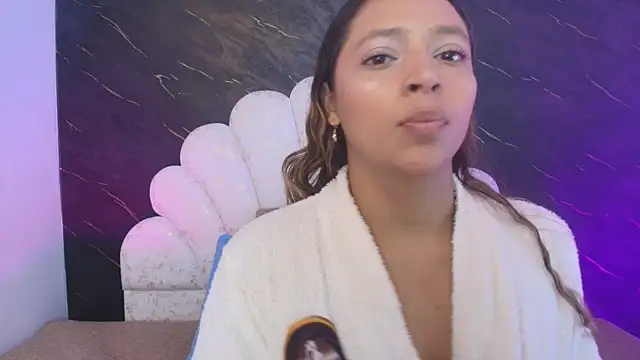Snapshot of _MiaBrown_ chatting on June 2026 12:06:02 PM MiaBrown online show from June 2026 12:06:02 PM