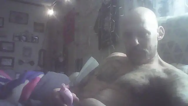 Snapshot of ClydeCan409 chatting on March 2026 03:15:01 PM ClydeCan409 online show from March 2026 03:15:01 PM