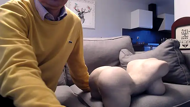 freddy0222222 online show from April 2026 06:41:01 PM