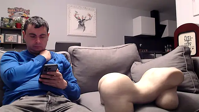freddy0222222 online show from April 2026 03:43:01 AM