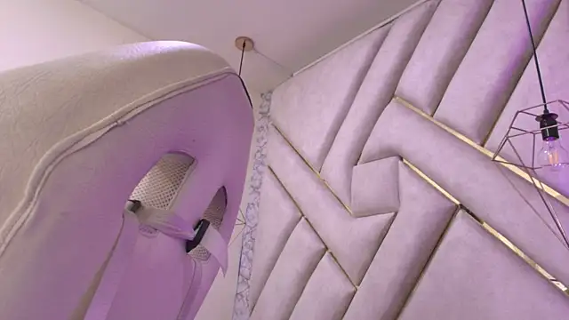 Snapshot of nalalye_cruzz_ chatting on June 2026 03:44:01 AM nalalye cruzz online show from June 2026 03:44:01 AM