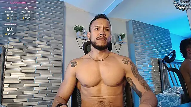 ARON TAYLER01 online show from April 2026 10:37:02 AM