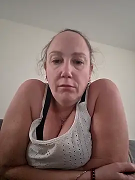 Wisie Cutie online show from March 2026 04:35:01 PM