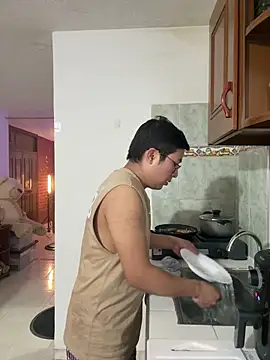 andrewmhilton  online show from March 2026 07:18:02 PM