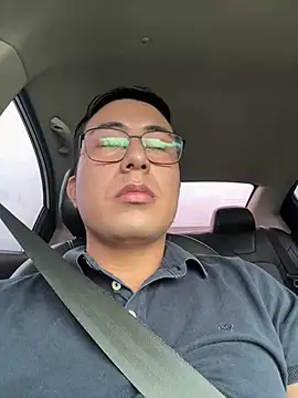 andrewmhilton  online show from April 2026 06:26:01 PM