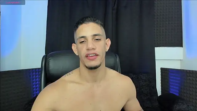 Snapshot of jhonnysnow17 chatting on June 2026 04:21:02 AM jhonnysnow17 online show from June 2026 04:21:02 AM