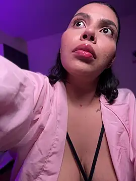 GigiiStone online show from April 2026 11:16:01 PM