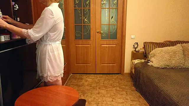 YourQueenX online show from March 2026 05:22:02 AM