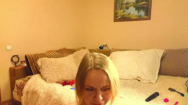 YourQueenX online show from March 2026 04:57:02 AM