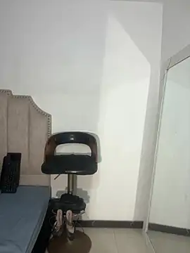 Snapshot of LiraRusso chatting on July 2026 11:44:01 PM LiraRusso online show from July 2026 11:44:01 PM